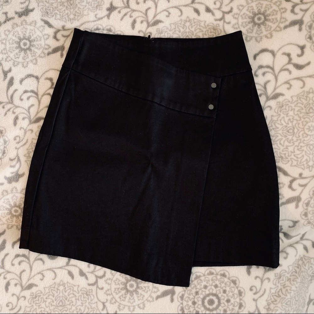 NWOT✨Aritzia Talula Skewed Mini-Skirt